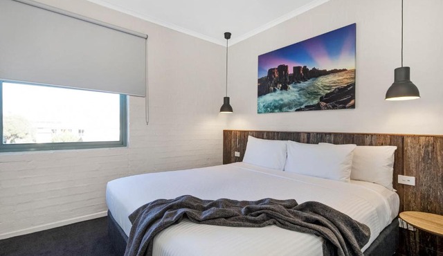Moonlight Bay Apartments in Rye