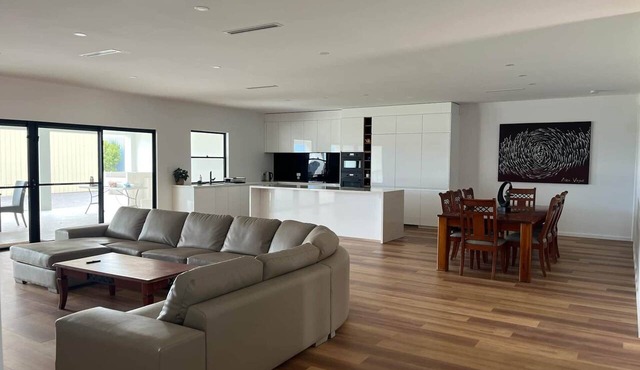 Moonta Bay Hideaway in Moonta Bay offers a spacious holiday home . in Moonta Bay
