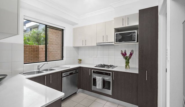 MOUNT - Interior Designed, 5 Mins to Coogee Beach in Coogee