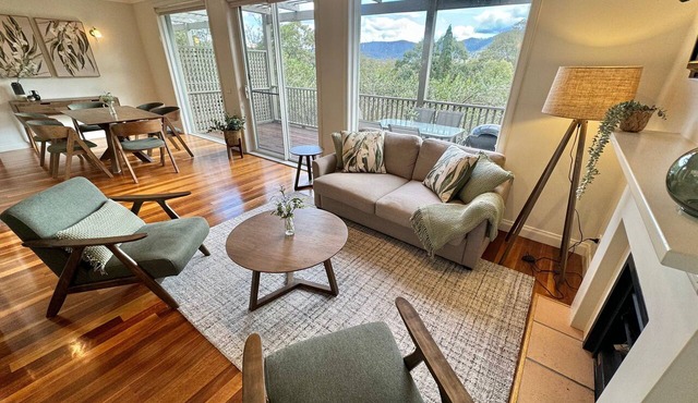Mountain View Retreat within Cypress Lakes Resort in Pokolbin