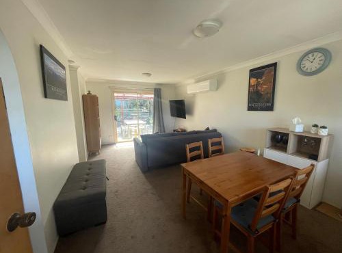 Mountain Views Cedar Cottage in Blackheath