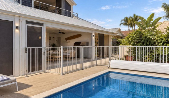Murray River family retreat with private pool, kayaks, paddleboards and reserve views