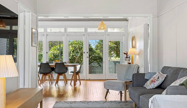 Narooma Lighthouse Cottage - 74 Princes Highway Narooma in Narooma