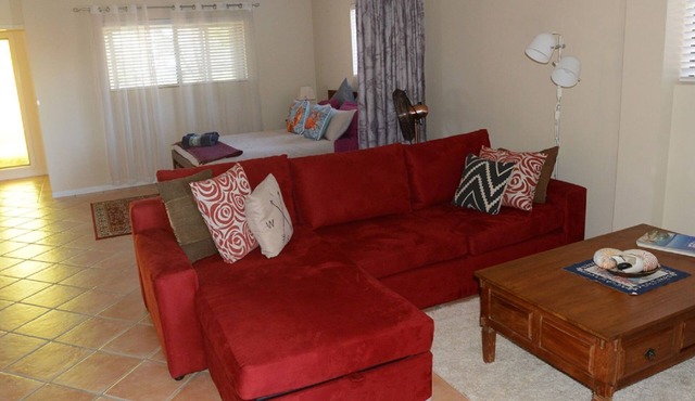 Nautilus 2BR: island life just min from beach
