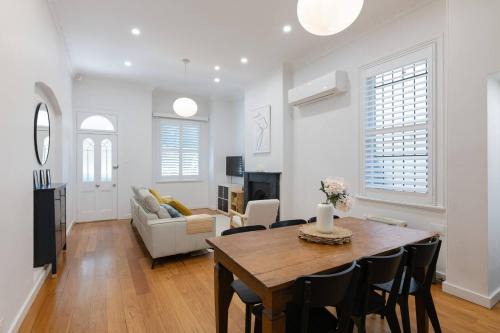 Newtown Terrace House Oasis