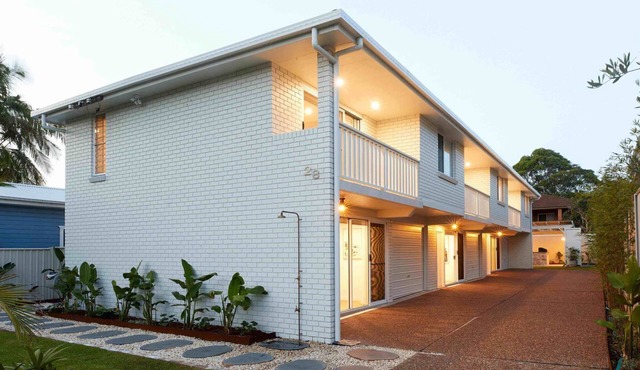 No 1 Luana - pet friendly holiday townhouse