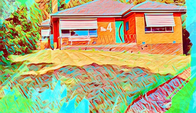No. 4 Beautiful Yarra Valley 3 Bedroom Retro Styled Event Accommodation 6 Adults