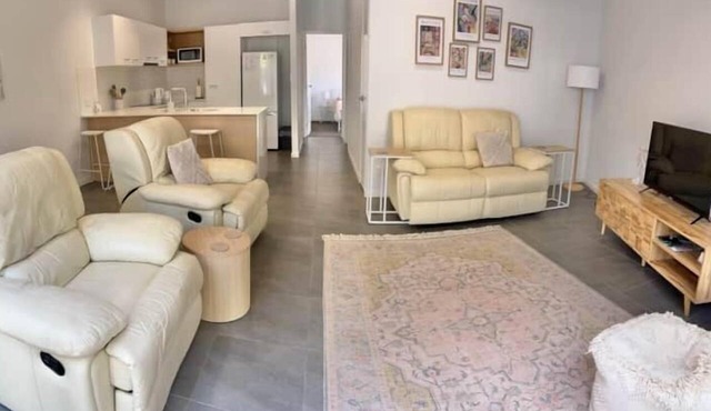 No stairs, no problem! Ground floor spacious apartment