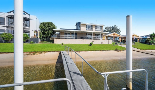 Noojee - Stunning waterfront property on the canals