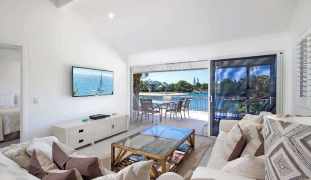 Noosa Haven Apt 12 Riverfront Elegance