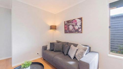 Nouveau Home in Epsom