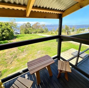 Ocean Breeze Tiny House - Ocean and Lake View in Mallacoota