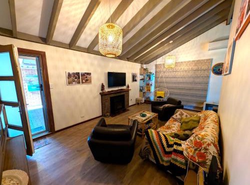 Ocean Drive Home: 3 bedroom 70s-inspired… - 19110