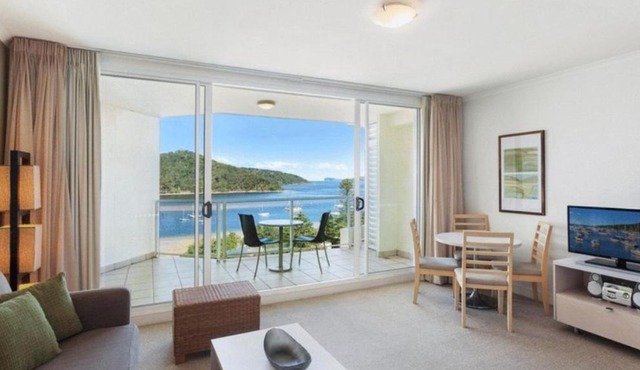 Ocean Panorama - 1 Bedroom Oceanview Apt in Ettalong Beach