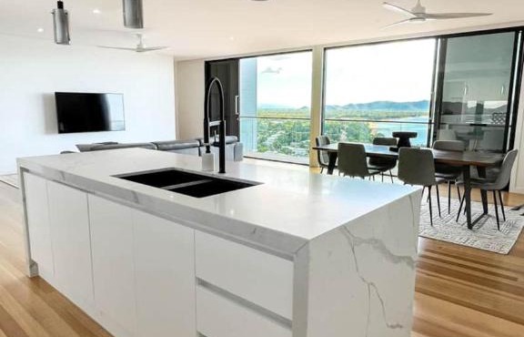 Ocean Views Villa Townsville in Belgian Gardens
