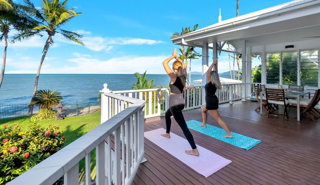Oceans Edge- Absolute beachfront with pool in Cairns
