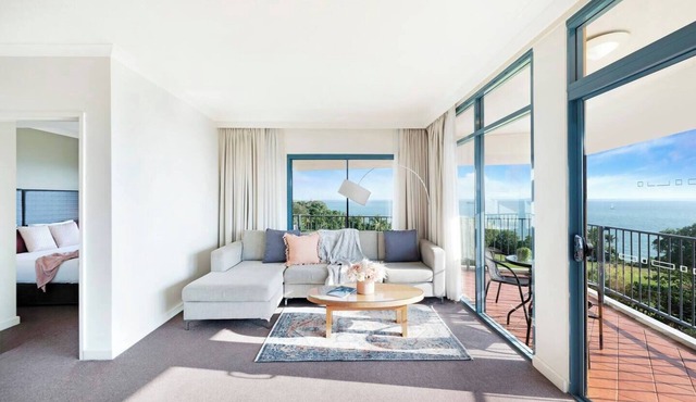 Oceanview Corner Resort like Living with Pool