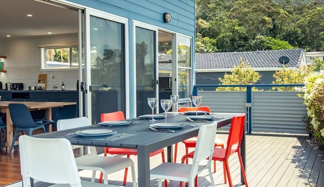Oceanview Escape One Hour from Sydney