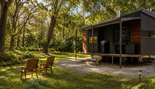 Off Grid Tiny Home Fern View: Escape the City, Unwind & Reconnect with Nature