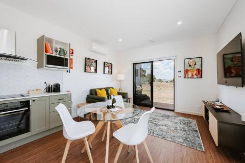 Olliedean Retreat - Dual Cottages with Scenic Views