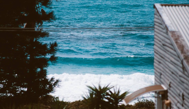 One Mile Horizon | Iconic 70s Beach House, Forster, NSW