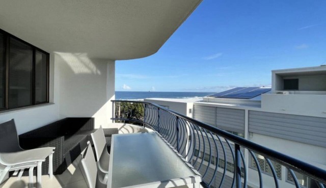 Oogarding - Panoramic Views, 2BR Apt, Walk to Beach
