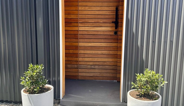Open Plan Home close to Village and Birubi Beach, with Air Hockey, PS4, Fire pit in Anna Bay