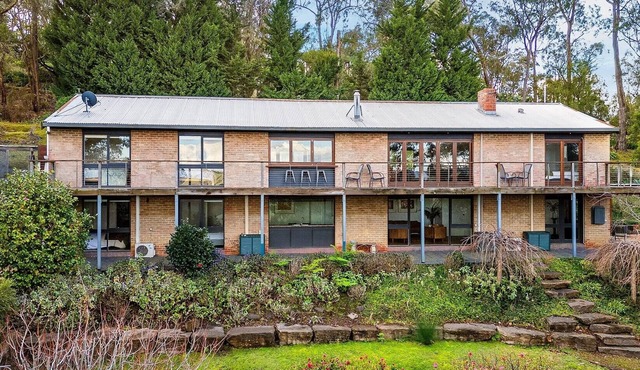 Panoramic Healesville Retreat in the heart of the Yarra Vallley Wine Region