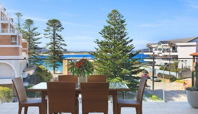 Panoramic Ocean Penthouse, Steps to Beach in Terrigal