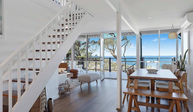 Panoramic Ocean View Home: Whale Watch, Fireplace in Copacabana