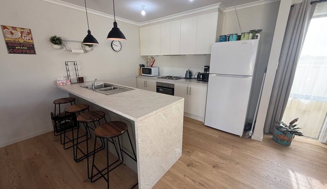 Parsee Escape-close to Sultana Point Beach! Dog Friendly! Free WiFi!