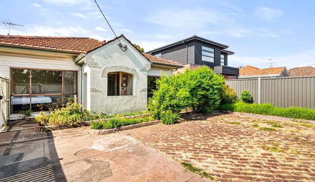 Pascoe Vale Stay | 2BR Home w/Parking & Yard