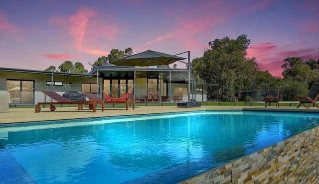 Peaceful Country Escape | Pool Spa Fireplace