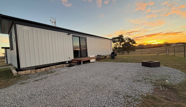 Peaceful Farm Stay - Kingsdale Park Luxury Cabins