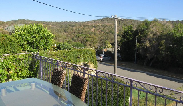 peaceful place close to super market and resturant in Mount Nasura