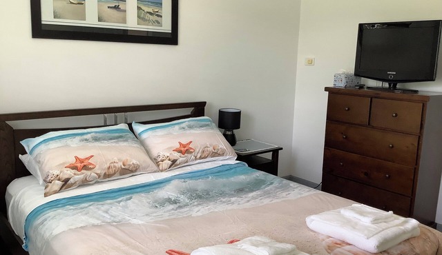 Perfect Spot/Water/Views/Stunning Sunsets/Overlooking Glass House Mountains