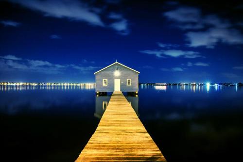 Perth City Retreat - parking, pool, self contained in Perth