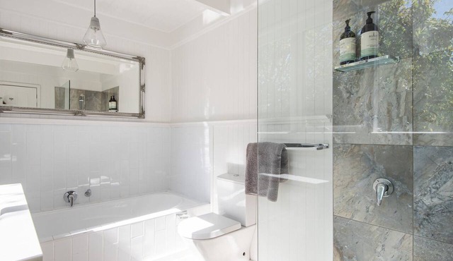 Pet Friendly - Barker Cottage with Spa in Flinders in Flinders