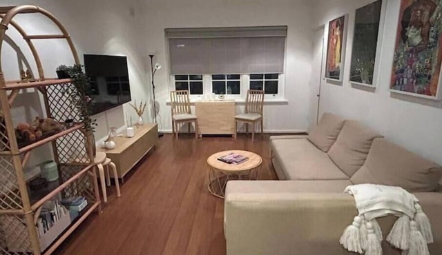 Pet Friendly home with convenience near airport, beach and city!