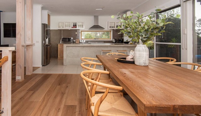 Pet Friendly - The Navigator with heated pool and spa in McCrae