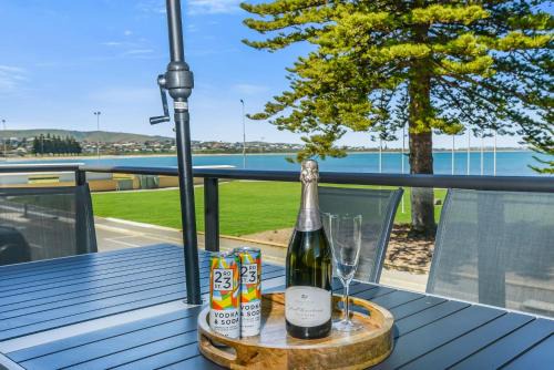 Pine Beach Villa Fabulous Sea Views in Victor Harbor