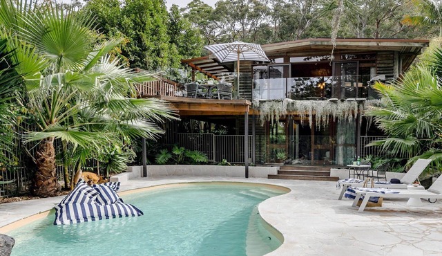 Pool, stroll to beach and cafe in PEARL BEACH