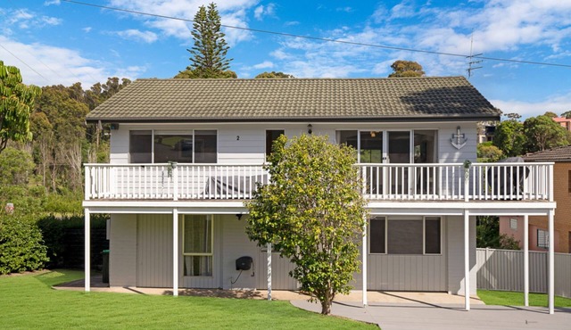Pool Table, Pets & Steps to Beach, Sea-Scape