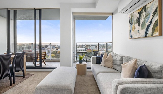Poolside 2-Bed Apartment in South Yarra in South Yarra