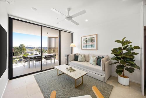 Poolside 2-Bed Apartment at Lake Kawana