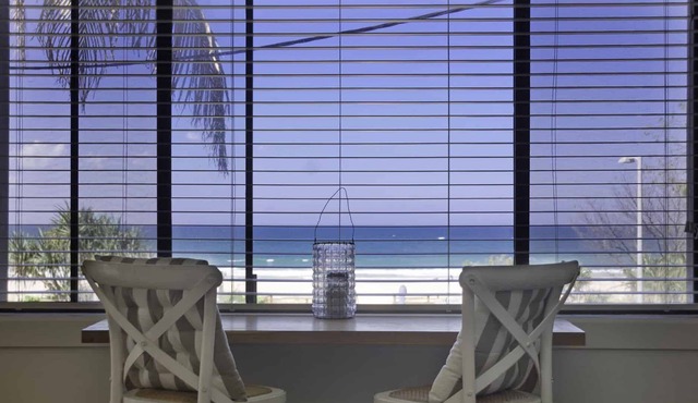 Poppy's by the Beach - Bilinga / North Kirra Beachfront - Min. 3 Night Stays!