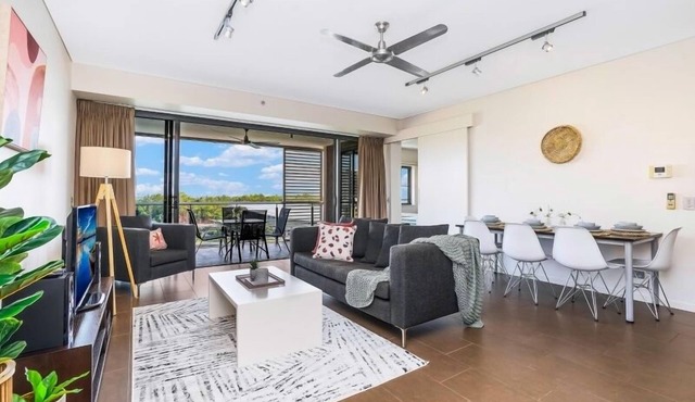 Popular Waterfront Lagoon Views: great restaurants in Darwin