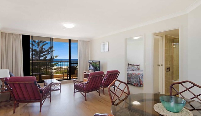 Porta Pacifique 10 - Beachfront Bilinga With Stunning Views!