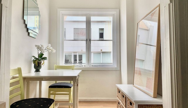 Potts Point Cosy 1BR | Walk to CBD, Train, Cafes & Harbour!