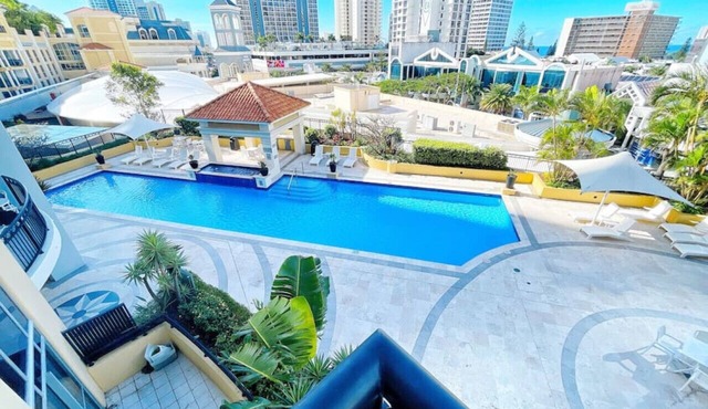 Prime Location 2BD Serviced Apt @Surfers Paradise